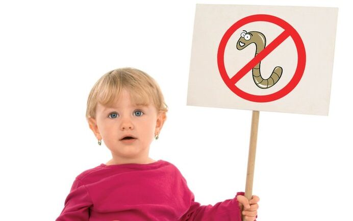 Durch Vorbeugung wird ein Kind vor einer Infektion mit Würmern bewahrt