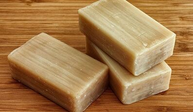 Waschseife zur Reinigung des Körpers von Parasiten